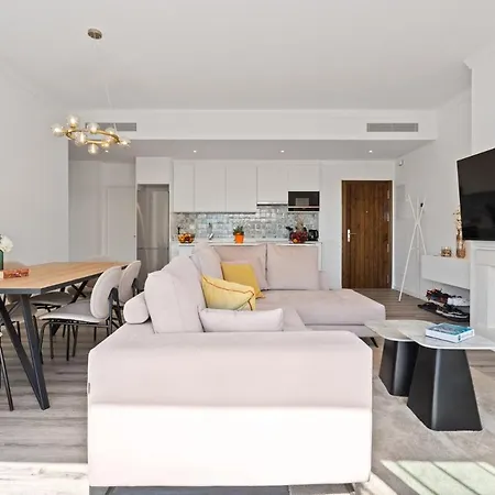 Stylish Ph With Private Rooftop & Sea Views Rdr497 에스테포나