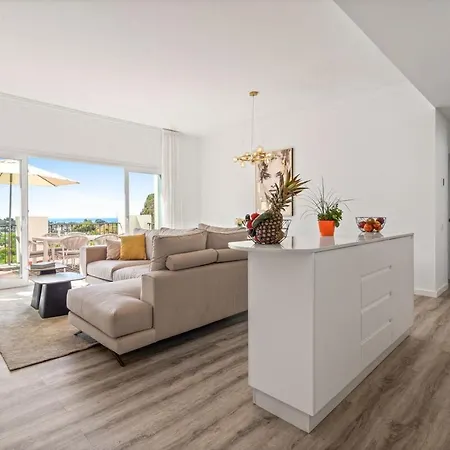 Stylish Ph With Private Rooftop & Sea Views Rdr563 *