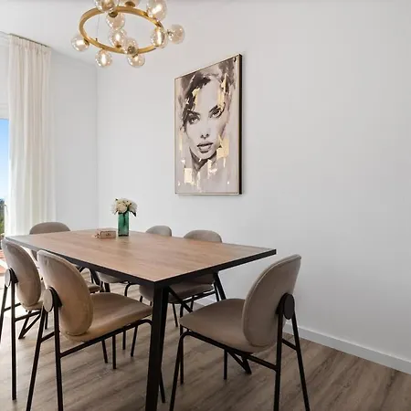 Stylish Ph With Private Rooftop & Sea Views Rdr563 *