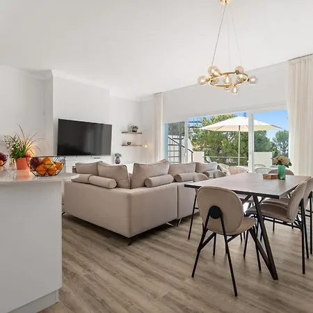 Stylish Ph With Private Rooftop & Sea Views Rdr497 Estepona