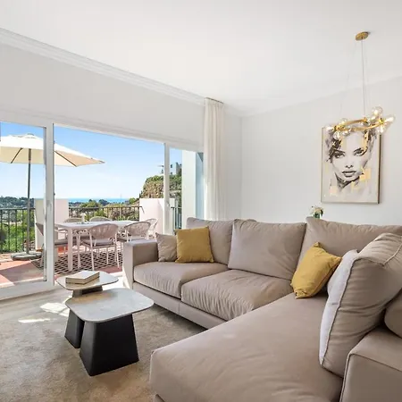 Stylish Ph With Private Rooftop & Sea Views Rdr563