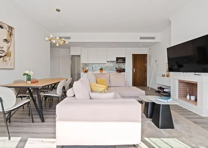 Stylish Ph With Private Rooftop & Sea Views Rdr497 Εστεπόνα